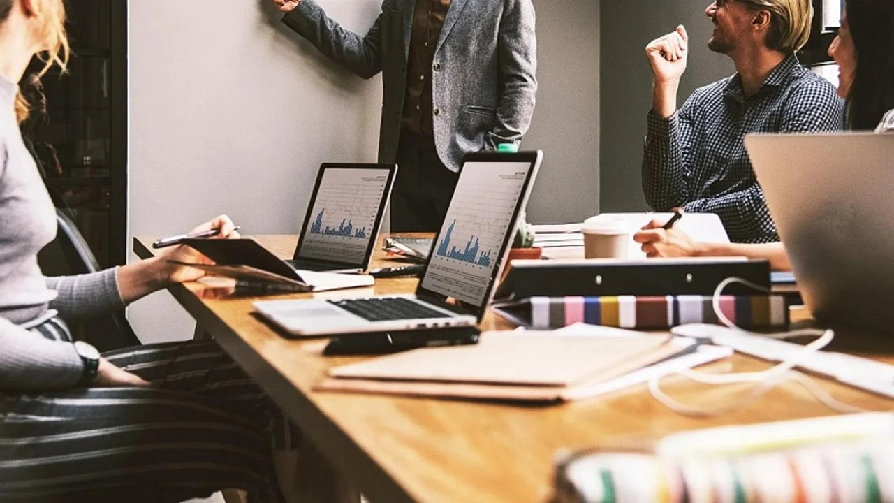 Choisissez une école internationale pour votre formation en alternance en tourisme