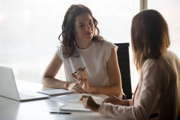 Comment accéder aux offres d'emploi dans les maisons privées de prestige ?
