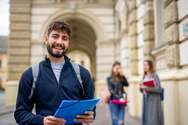 Étudiants étrangers : les démarches à anticiper avant votre arrivée en France